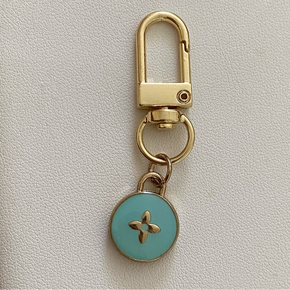 Authentic vintage teal Louis Vuitton charm - Picture 5 of 5